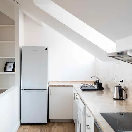 Carlos Ii - Stylish 2 Bedroom In Lapa Lisbon